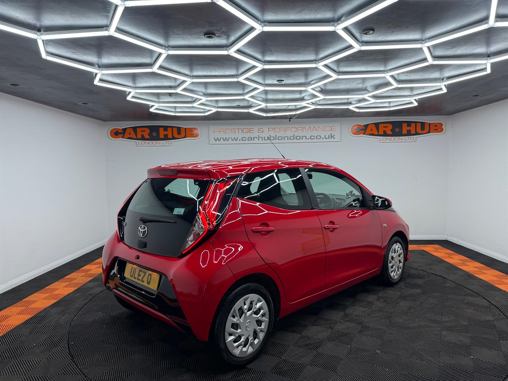 Toyota Aygo 1.0 Vvt-i X-play Euro 6 Red #5