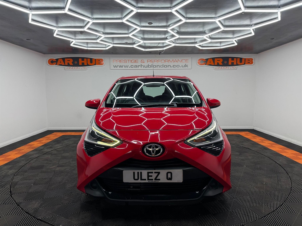 Toyota Aygo 1.0 Vvt-i X-play Euro 6 Red #2