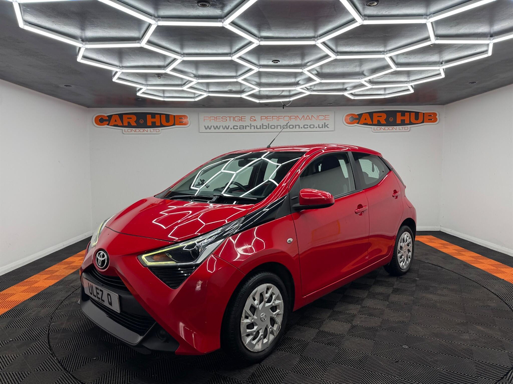 Toyota Aygo 1.0 Vvt-i X-play Euro 6 Red #4
