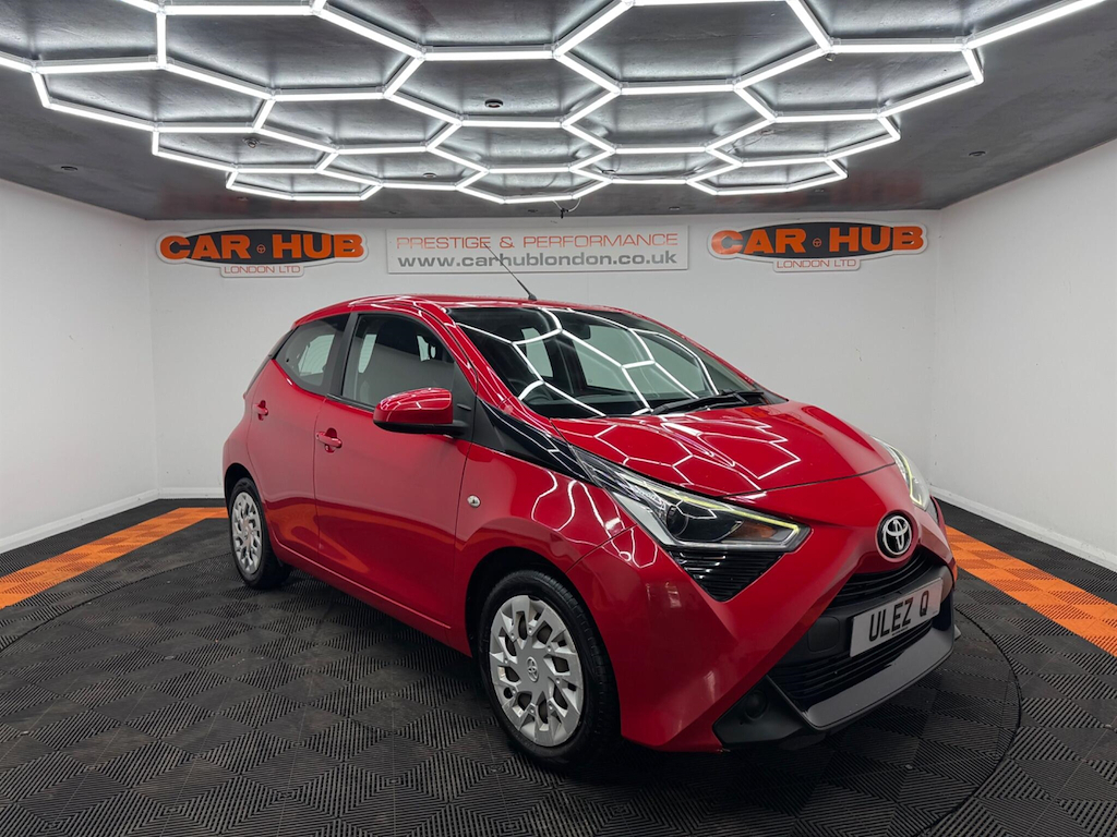 Toyota Aygo 1.0 Vvt-i X-play Euro 6 Red #6