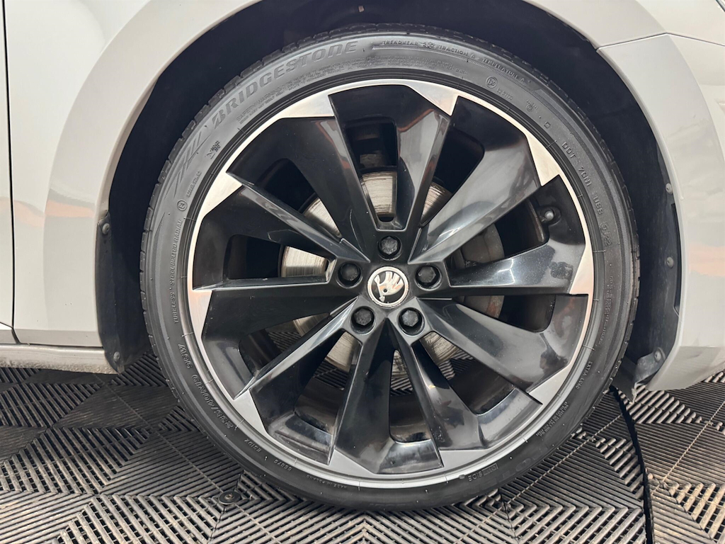 Skoda Superb 1.5 Tsi Se L Executive Grey #73