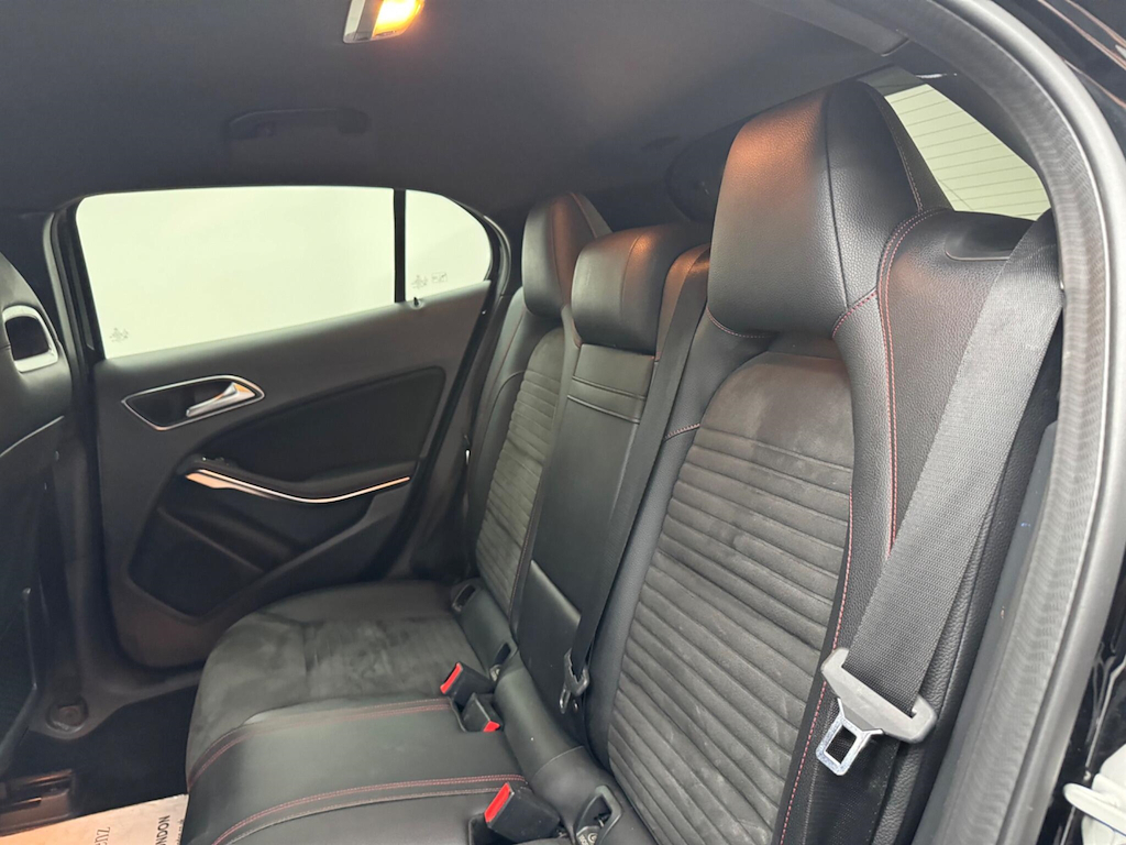 Mercedes-Benz GLA Class Amg Line Grey #37