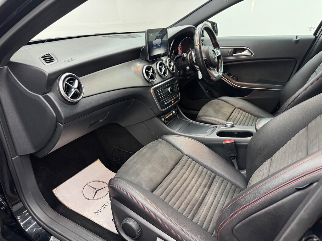 Mercedes-Benz GLA Class Amg Line Grey #34