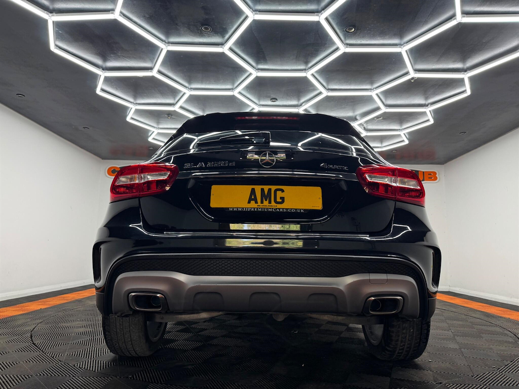 Mercedes-Benz GLA Class Amg Line Grey #21