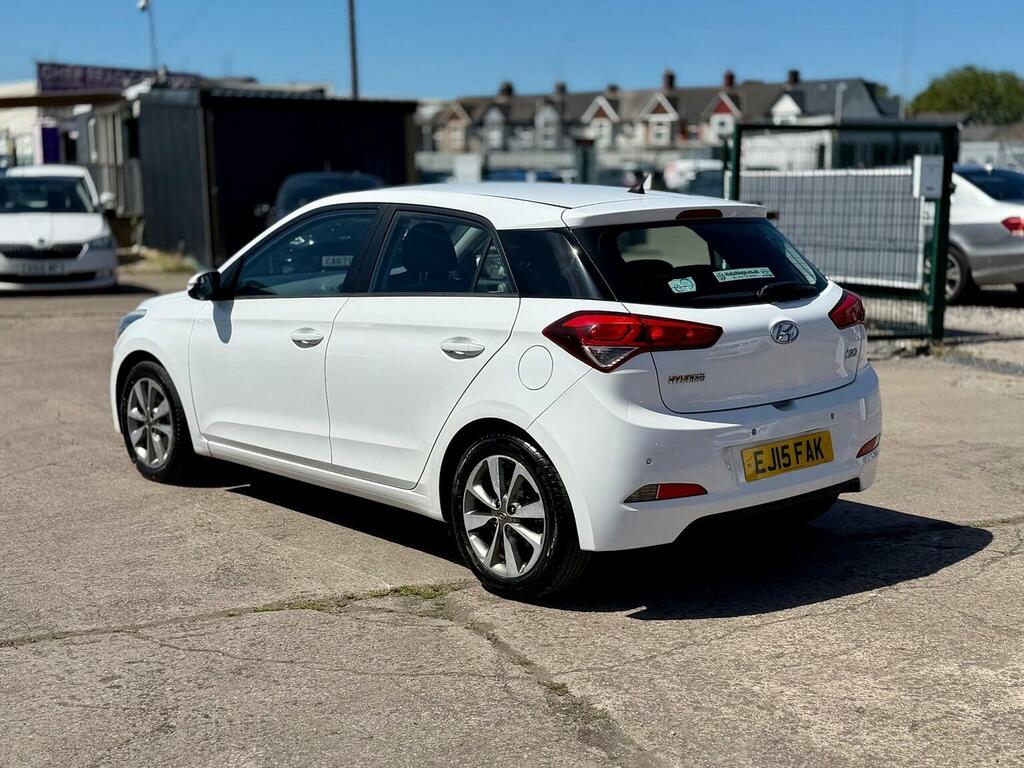 Hyundai I20 1.2 Blue Drive Se Euro 6 Ss White #4
