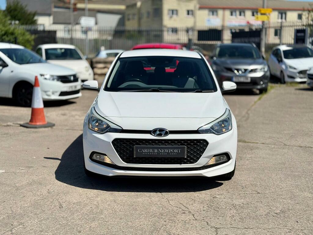 Hyundai I20 1.2 Blue Drive Se Euro 6 Ss White #2