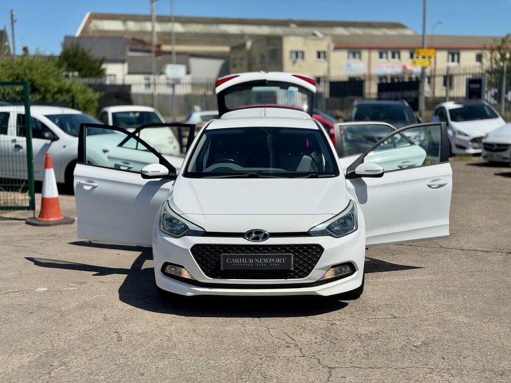 Hyundai I20 1.2 Blue Drive Se Euro 6 Ss White #6