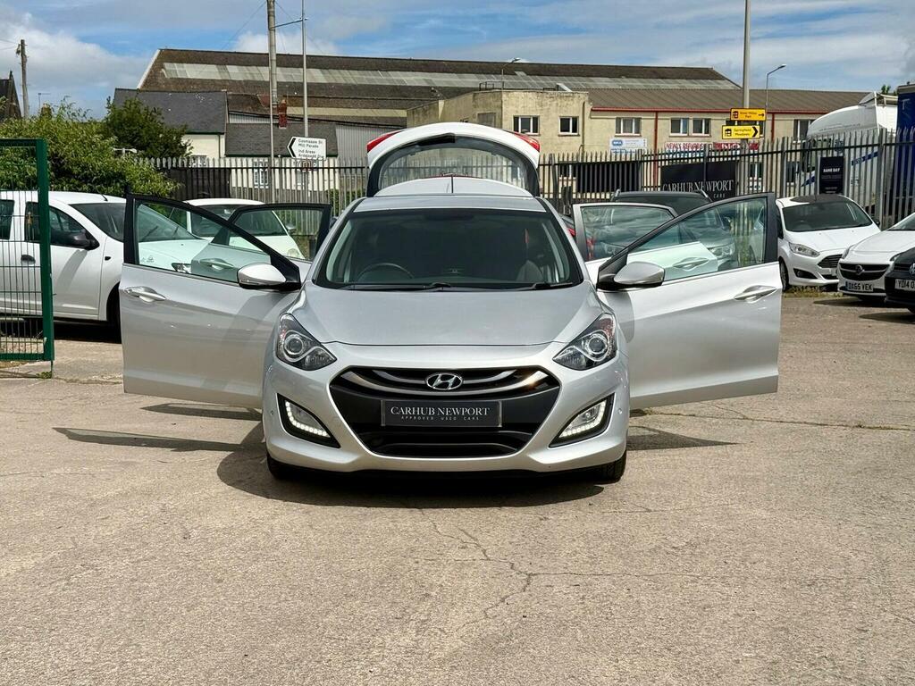 Hyundai I30 1.6 Crdi Blue Drive Style Nav Euro 5 Ss Silver #2