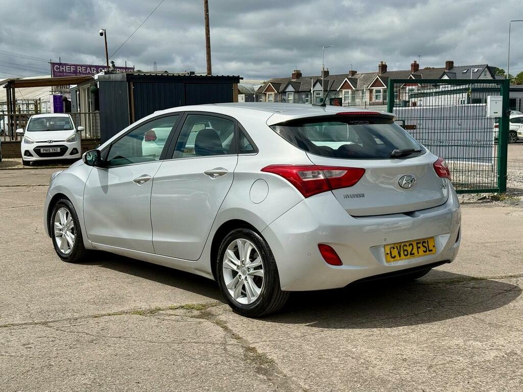 Hyundai I30 1.6 Crdi Blue Drive Style Nav Euro 5 Ss Silver #4