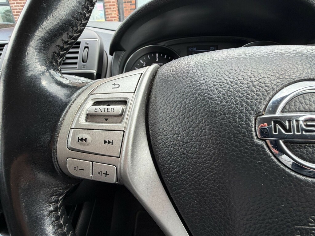 Nissan Pulsar Tekna Dig-t Xtronic Black #25