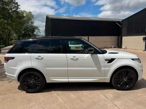 Land Rover Range Rover Sport 3.0 Range Rover YP67RXV White #3