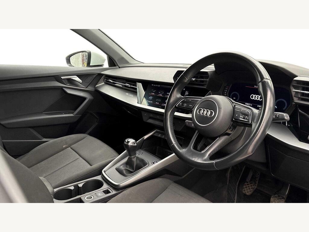 Audi A3 1.5 Tfsi Cod 35 S Line Sportback White #4