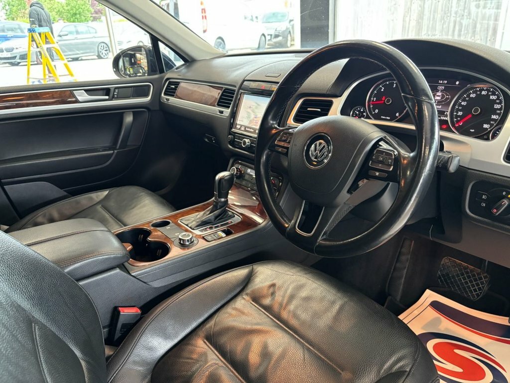 Volkswagen Touareg 3L Se Black #2