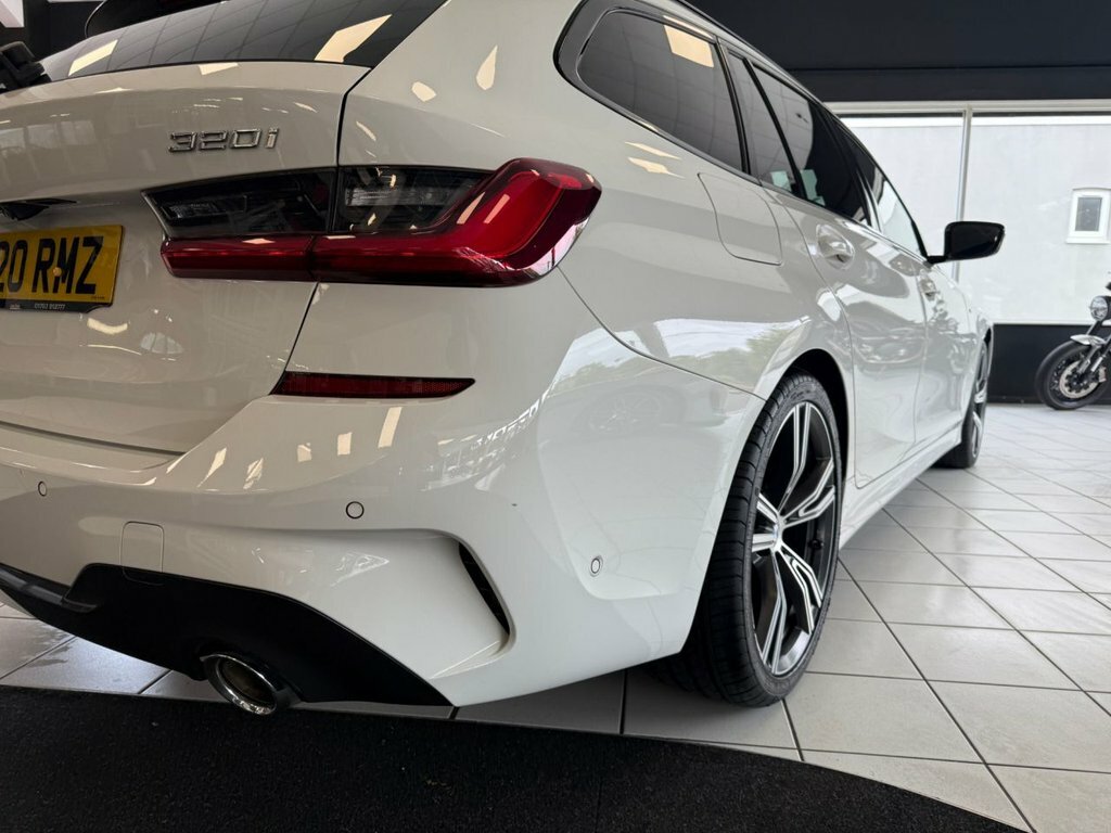 BMW 3 Series 330E M Sport Techplus Pack Blue #16