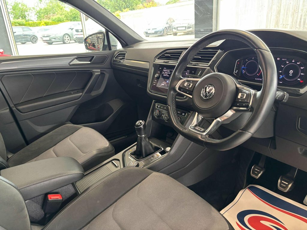 Volkswagen Tiguan 2L R-line Tech Silver #2