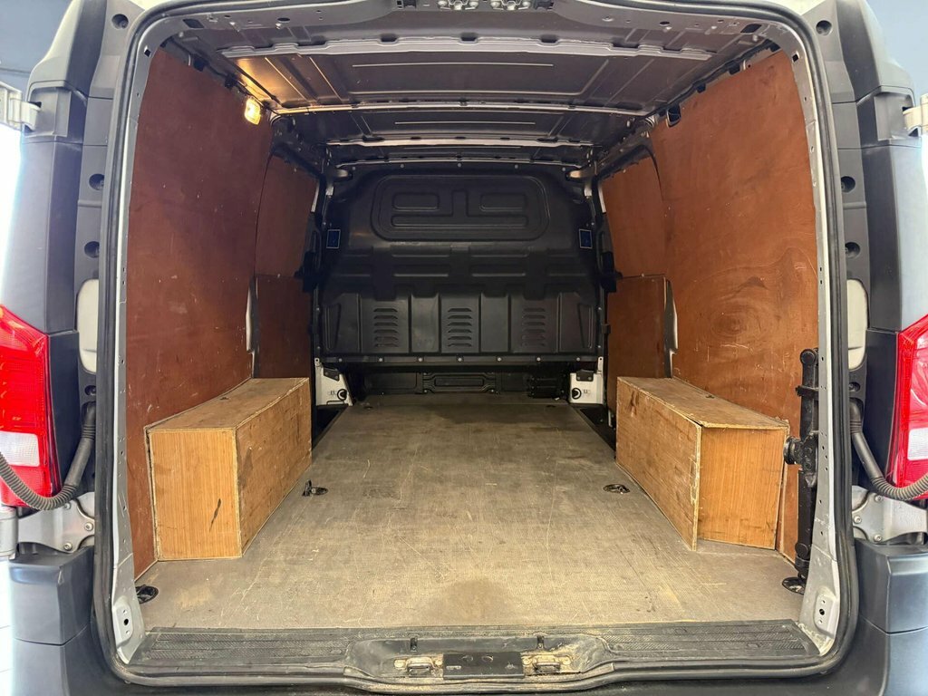 Mercedes-Benz Vito 111 Cdi White #29