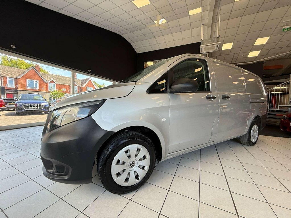 Mercedes-Benz Vito 2.1L Null 6Dr Silver #5