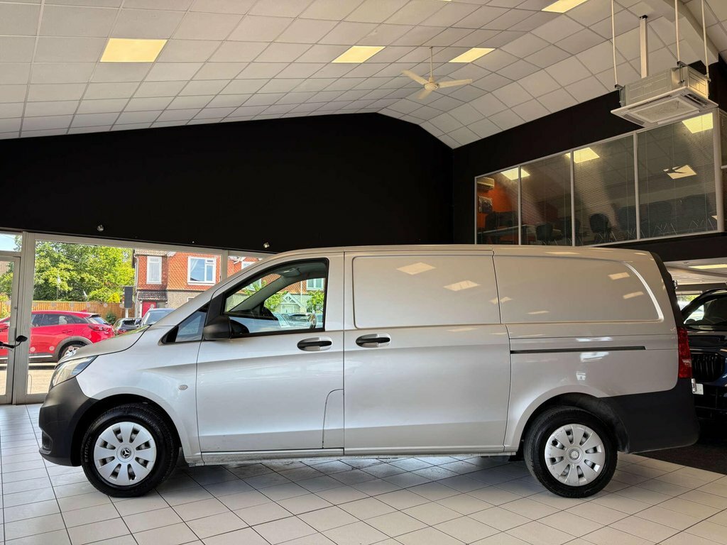 Mercedes-Benz Vito 2.1L Null 6Dr Silver #6