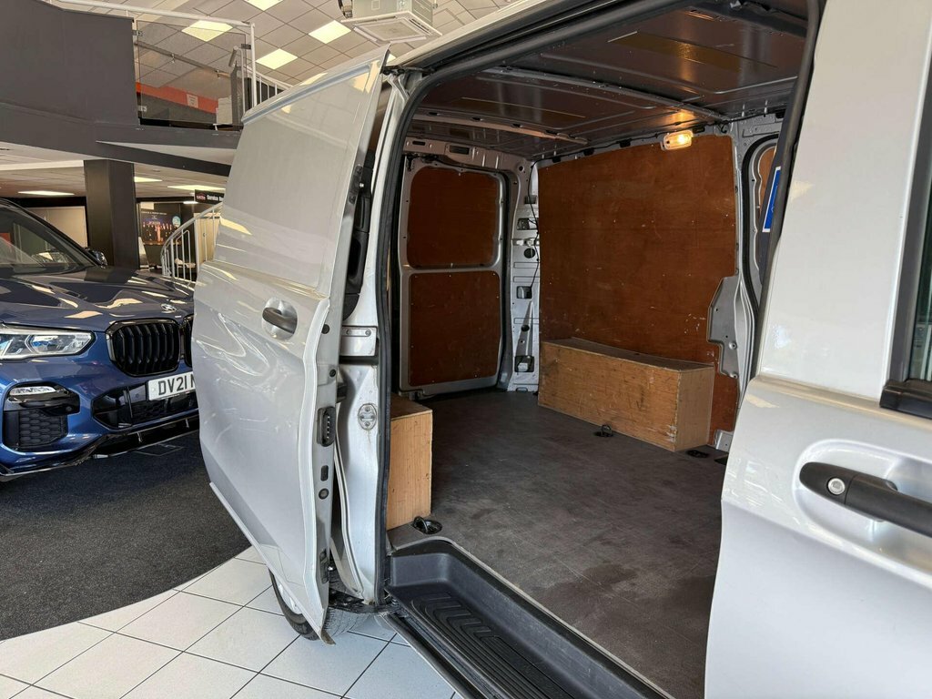 Mercedes-Benz Vito 111 Cdi White #30