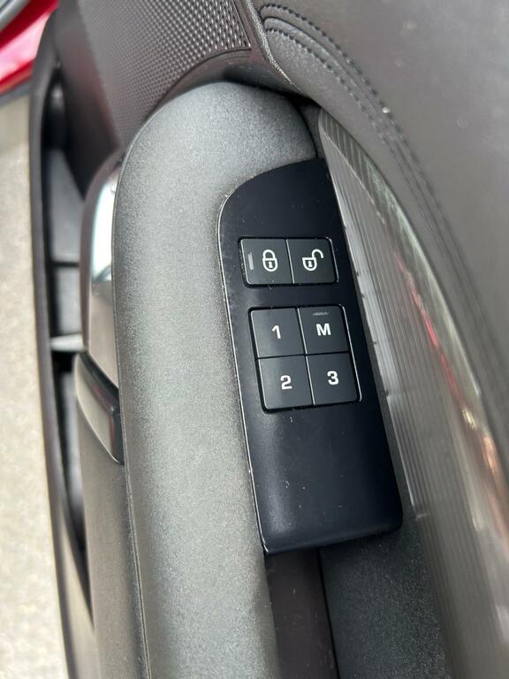 Land Rover Discovery 2.0 Td4 Se Tech 180 Bhp Silver #14