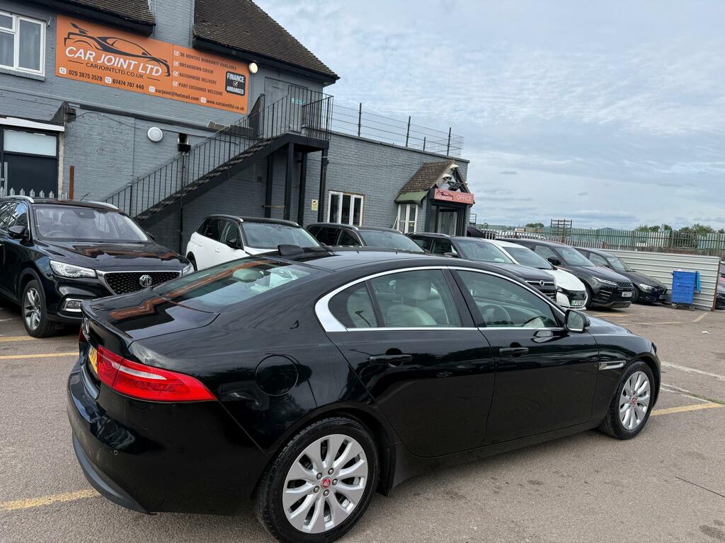 Jaguar XE 2.0D Prestige Saloon Black #6