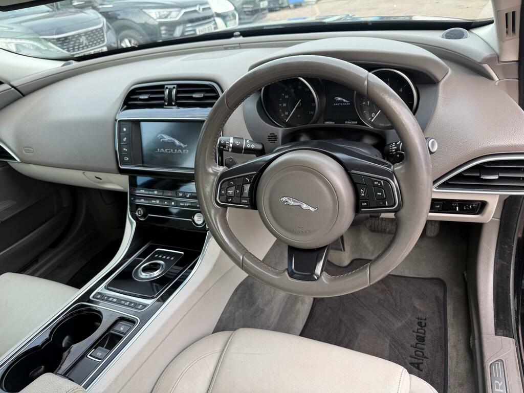Jaguar XE 2.0D 180 Portfolio Awd Black #12