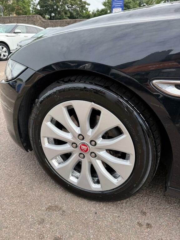 Jaguar XE 2.0D 180 Portfolio Awd Black #11