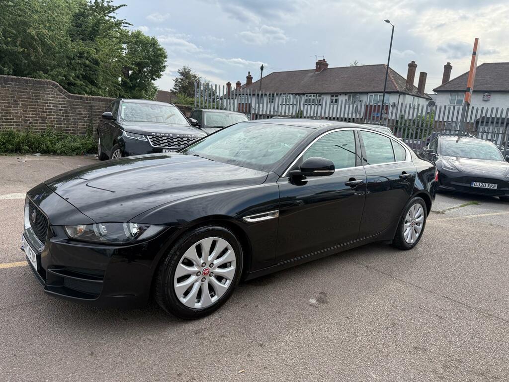 Jaguar XE 2.0D Prestige Saloon Black #5