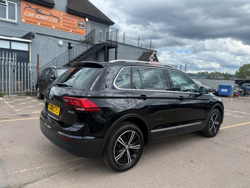 Volkswagen Tiguan 1.4 Tsi Se Navigation Suv Black #4