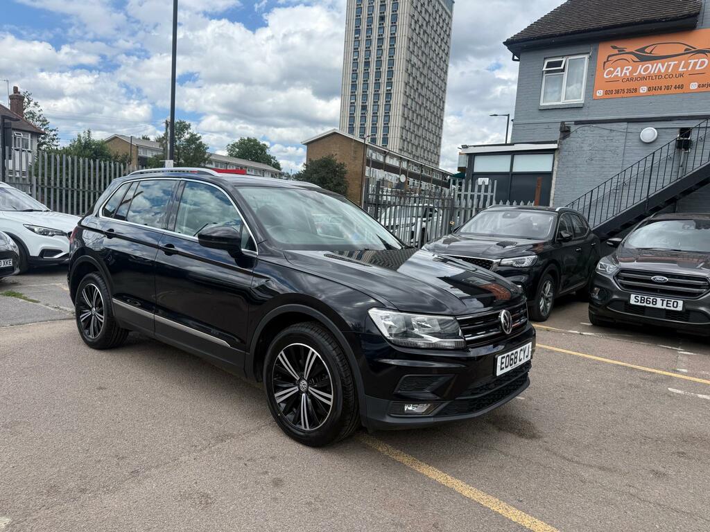 Volkswagen Tiguan 1.4 Tsi Se Navigation Suv Black #2
