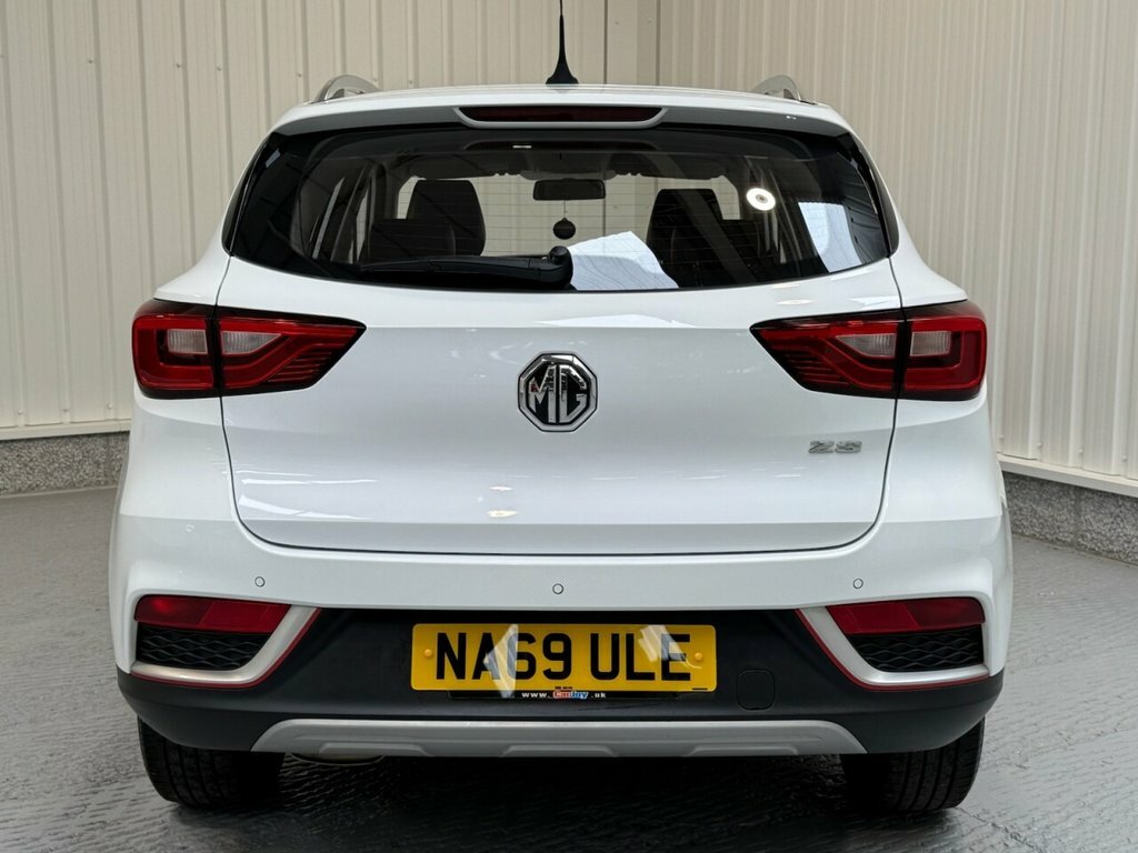 MG ZS 1L Limited Edition White #6