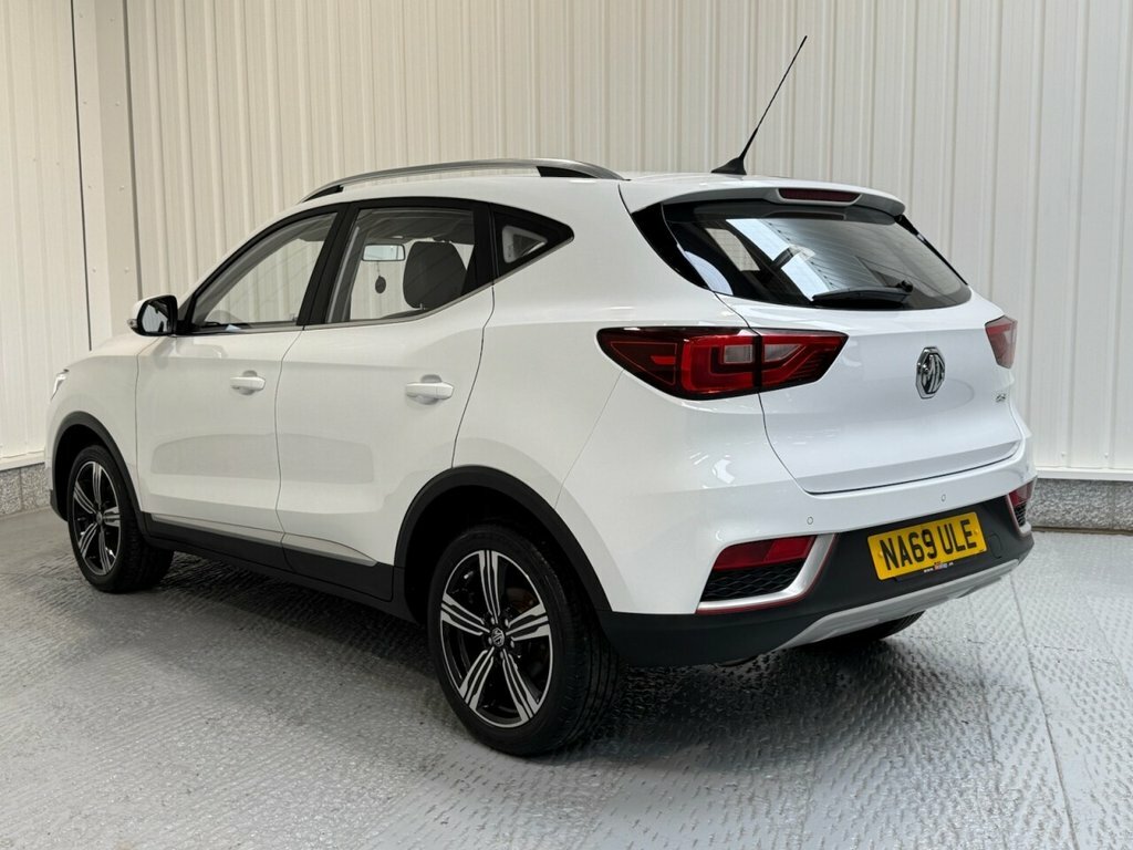 MG ZS 1L Limited Edition White #5
