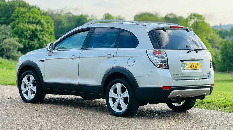 Chevrolet Captiva Black #8