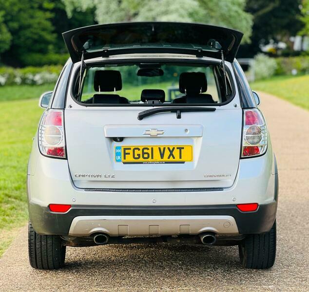 Chevrolet Captiva Black #9