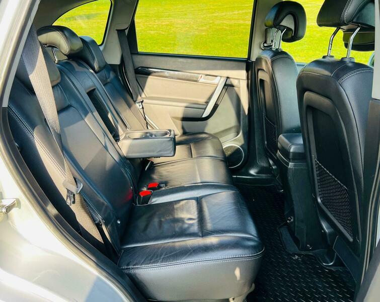 Chevrolet Captiva Black #12