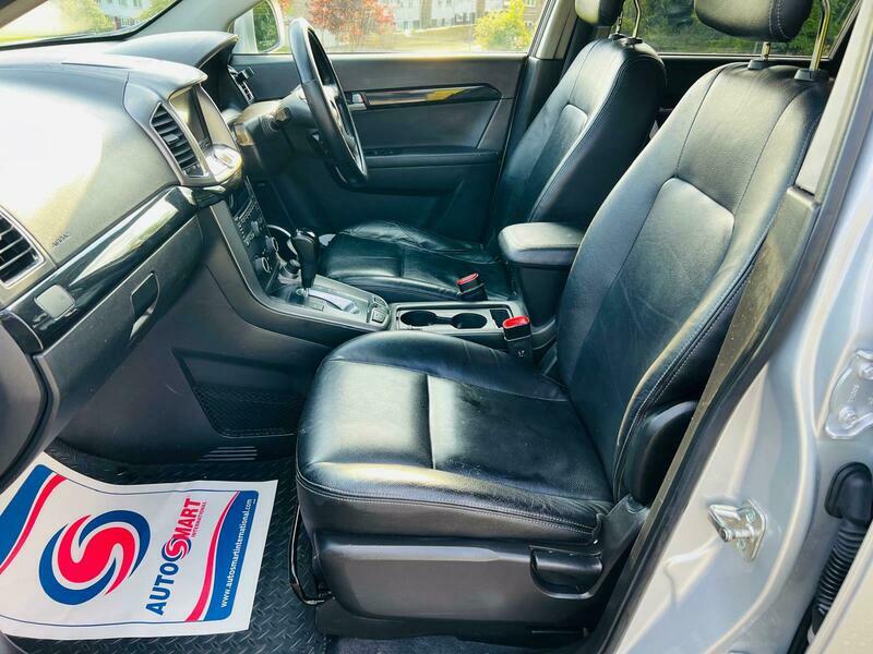 Chevrolet Captiva Black #11