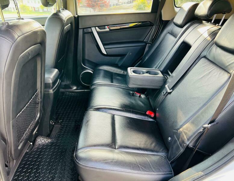 Chevrolet Captiva Black #13