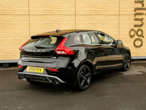 Volvo V40 Hatchback AK18FKV Black #2