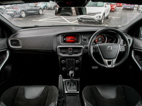 Volvo V40 Hatchback AK18FKV Black #3