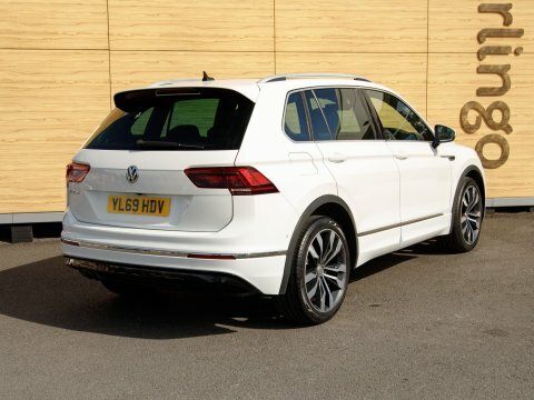 Volkswagen Tiguan Suv YL69HDV White #2
