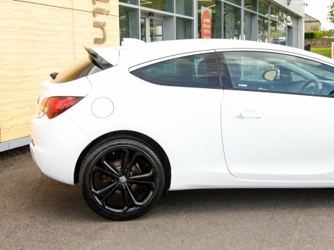 Vauxhall Astra GTC 2.0T 16V Vxr Red #7