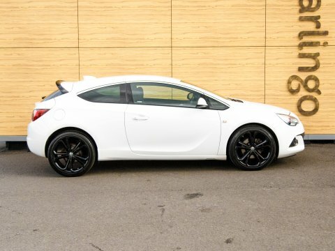 Vauxhall Astra GTC 2.0T 16V Vxr Red #11
