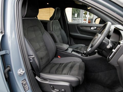 Volvo C40 Core Black #35