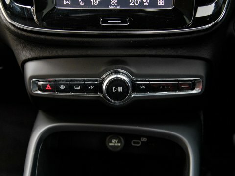 Volvo C40 Core Black #38
