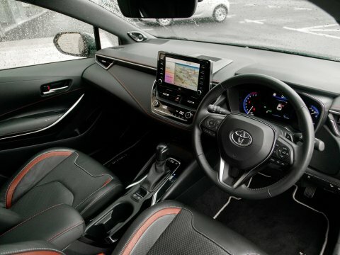 Toyota Corolla Hatchback Black #4