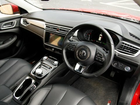 MG MG5 Estate Red #4
