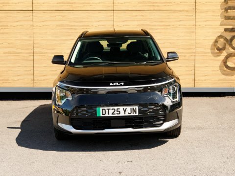 Kia Niro Suv Black #5