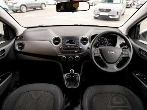 Hyundai I10 Hatchback White #3
