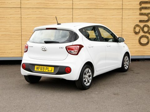 Hyundai I10 Hatchback White #2
