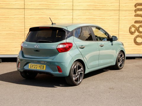 Hyundai I10 Hatchback Green #2